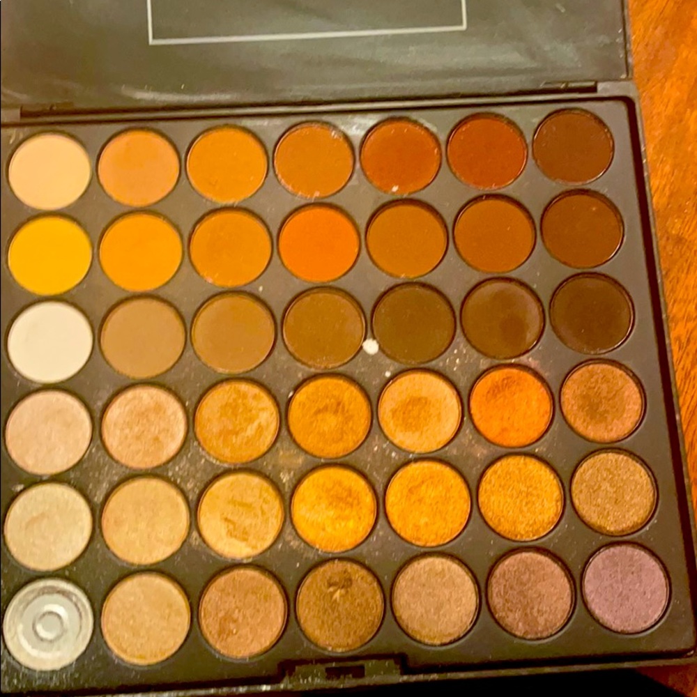 BH cosmetics Ultimate neutrals palette